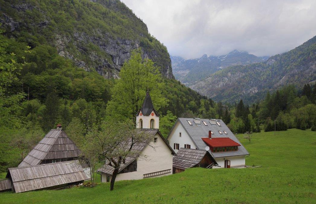 Pocitnisko Stanovanje Pri Cerkvi Trenta Exterior photo
